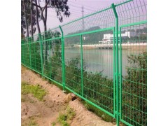 河北护栏网厂家供应高速公路焊接网隔离栅桥梁防抛网图3