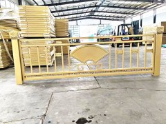 河北隔离网厂家供应市政道路护栏黄金护栏京式护栏图2