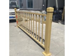 河北隔离网厂家供应市政道路护栏黄金护栏京式护栏图3