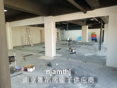 南京瑜伽馆镜子加工安装图2