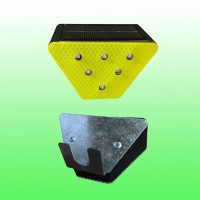 供应太阳能轮廓标图片 单面梯形轮廓标 同步轮廓标灯 交通设施